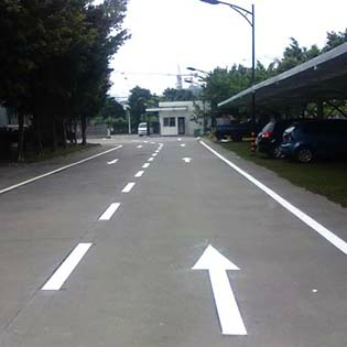 哈爾濱廠區(qū)道路劃線 導向標志線